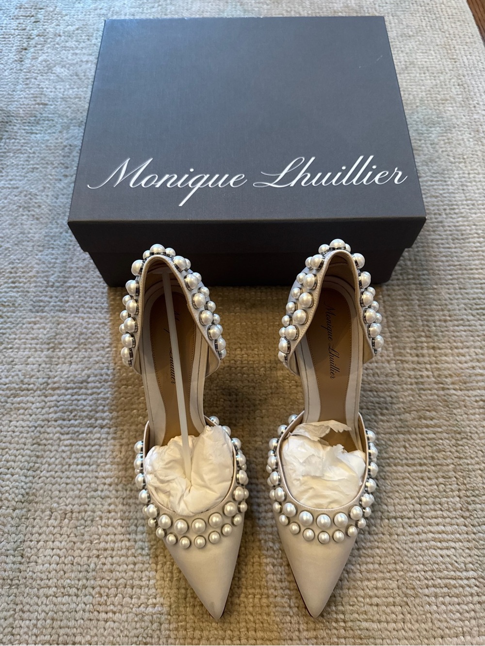 Worn once! Monique Lhuillier Shannon Suede Pearl Pump | Size 38.5 - Picture 3 of 8